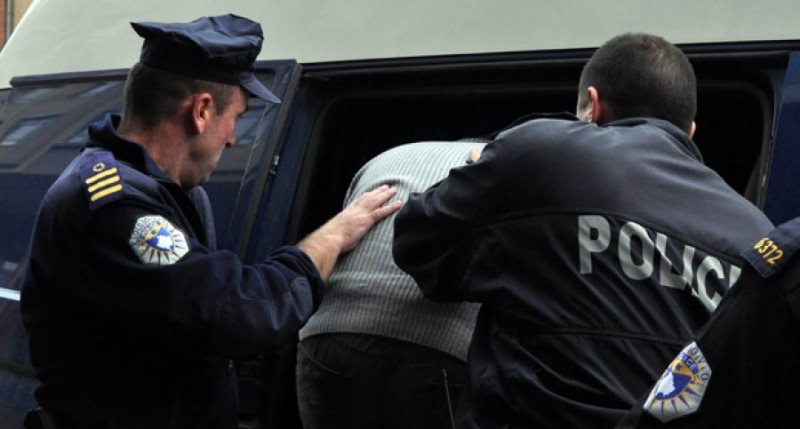 Pripadnici Kosovske policije tokom hapšenja