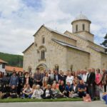 Sava Janjić prozvao Srpsku listu za odsustvo interesovanja za put kod Visokih Dečana, Srpska lista: Teodosije kamenom na Aleksandra Vučića Manastir Visoki Dečani, tokom jedne od poseta vernika