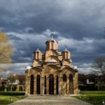 ERP KiM duboko žali zbog incidenata u Zvečanu, osudila napad na KFOR i novinare Manastir Gračanica