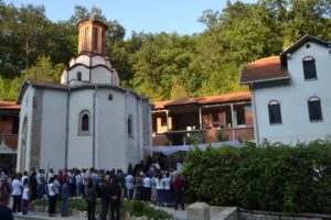 Vladika na Molebanu u manastiru Draganac 