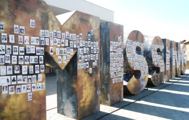 Spomenik nestalim u Gračanici FOTO: RTV Kim