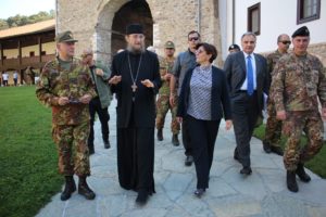 Arhimandrit Sava Janjić i visoka delegacija Italije