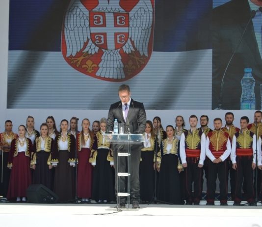 Aleksandar Vučić u, kako je najavljivano, istorijskom govoru u Kosovskoj Mitrovici