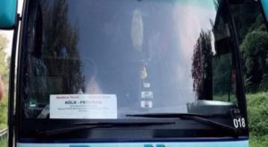 Fotografija autobusa za koji je demantovano da je napadnut