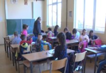 Počinje nova školska godina: Šta školarcima preporučuje Batut? učitelj škola đaci