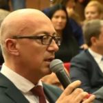 Goran Rakić: Ukoliko već danas ne uradite ništa, nas će proterati sa Kosova i Metohije Goran Rakić moli predsednika Srbije za pomoć u Klubu poslanika u Beogradu
