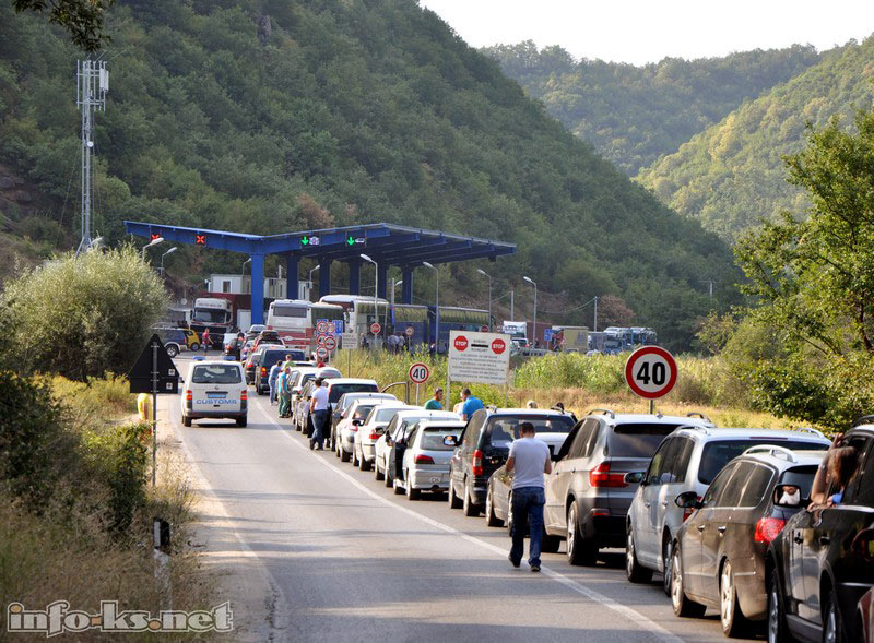 Više od sat vremena čekanja na Beloj Zemlji granični prelaz bela zemlja