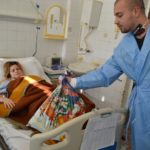 Studentska akcija: Novogodišnji pokloni za porodilje u mitrovičkom KBC-u KBC