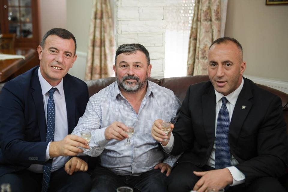 Haradinaj visits a Serbian family in Plemetina - KoSSev