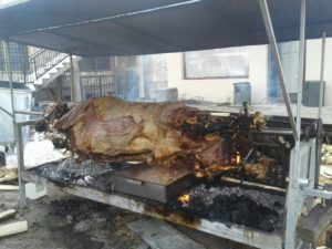Pečenje vola u Leposaviću