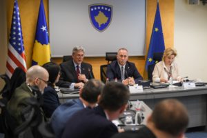Ramuš Haradinaj, Filip Kosnet i Natalija Apostolova