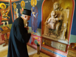 Patrijarh pred Sv. Majkom Božjom FOTO: ERP KiM