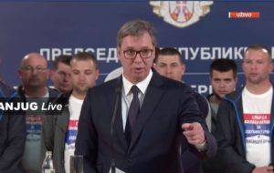 Vučić dočekao Srbe sa KiM
