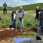 Memorial plaque to missing journalists laid for the eighth time Postavljanje ploče otetim novinarima