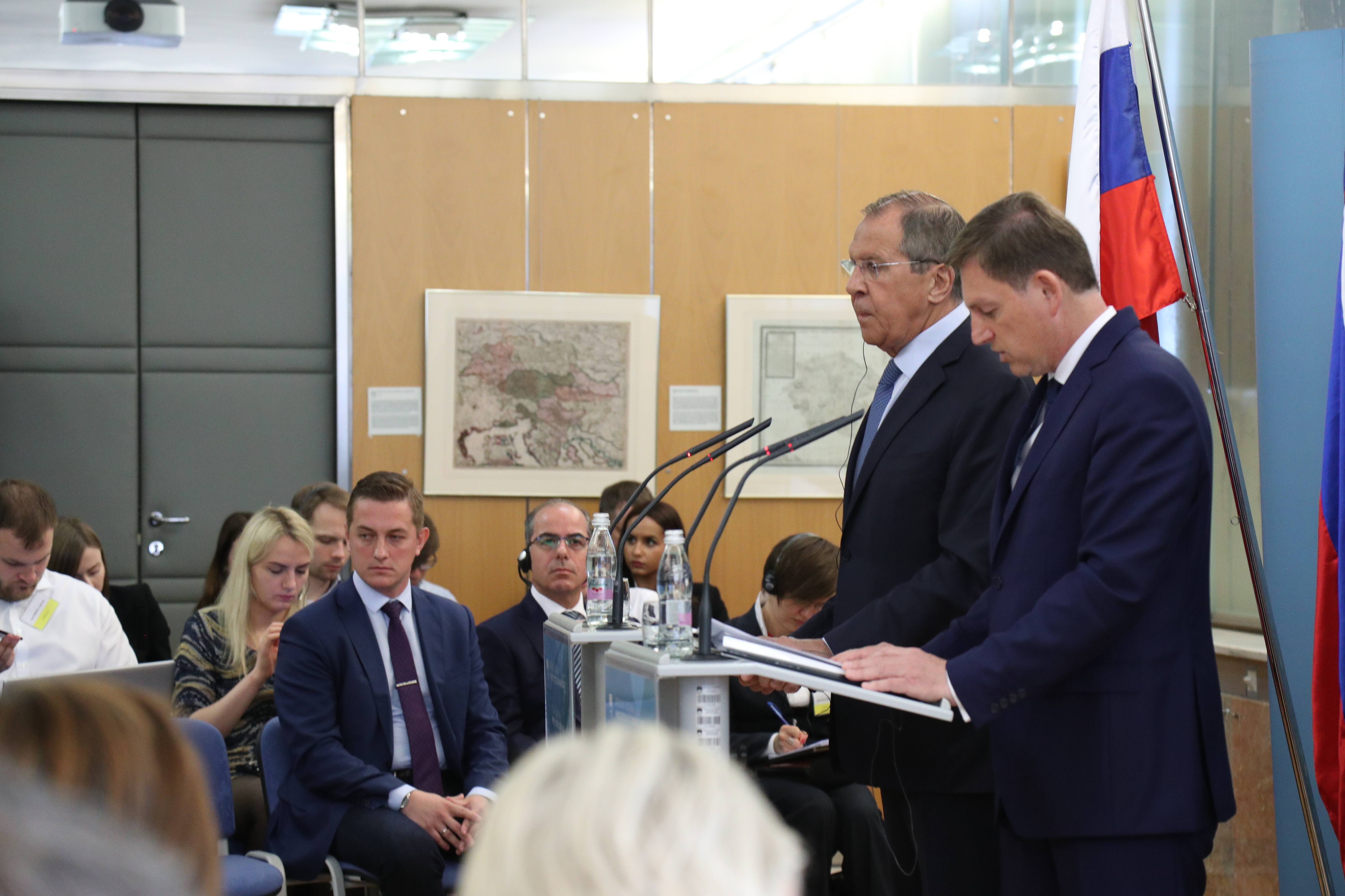 Sergej LAvrov i Miro Cerar