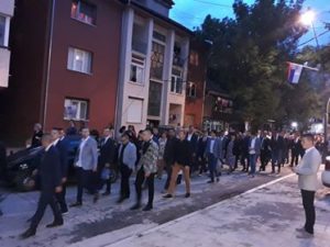 Na maturu bez automobila. mitrovički maturanti
