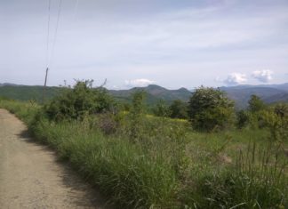 Selo Bresnica u opštini Zvečan: kafa može, put ne