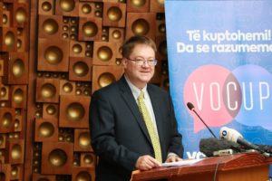 Britanski ambasador Abot ebot