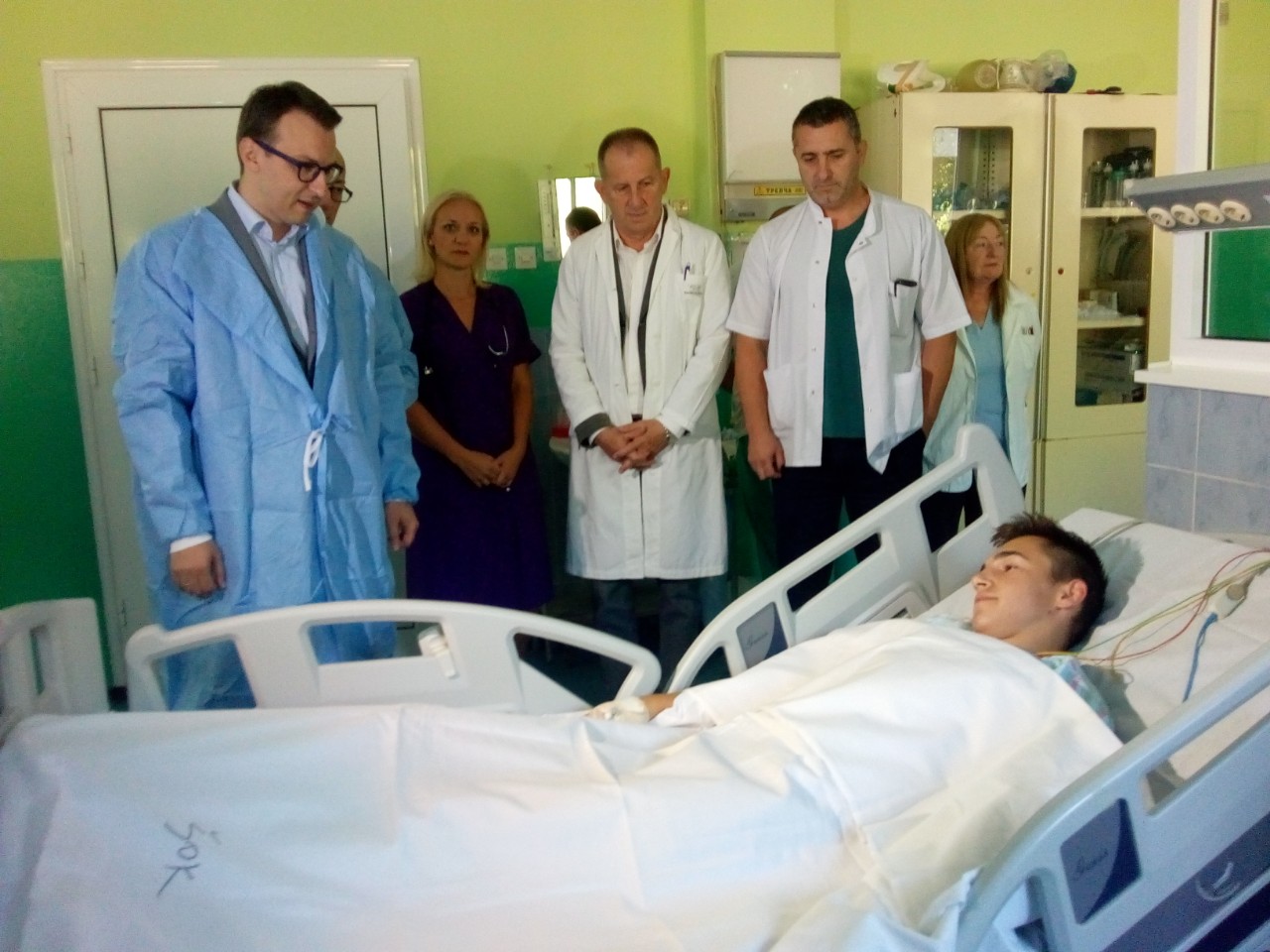 Petković u poseti povređenom