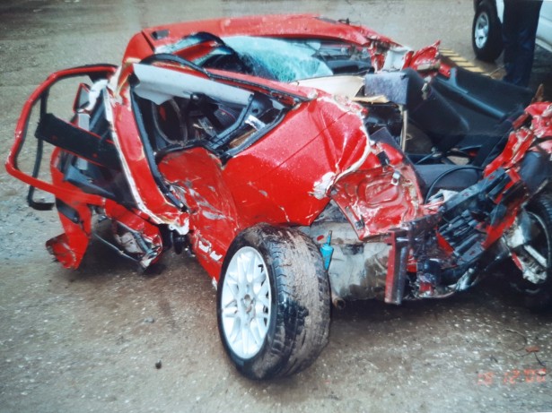 Auto posle eksplozije