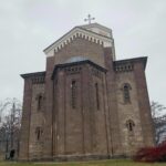 Raspored Vaskršnjih bogosluženja u manastirima i crkvama na Kosovu Hram Svetog Save u južnom delu Mitrovice