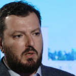 Kurtijev savetnik: Tači može da piše pisma i danju i noću, ali ona nemaju težinu kurtijev savetnik Arber Zaimi