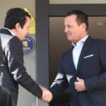 Gazeta Express: SAD nanele prvi udarac zbog taksi, obustavljeni projekti vredni 200 miliona evra Grenel Kurti