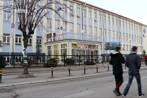 Srednjoškolci iz Mitrovice dali krv