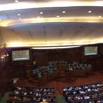 Završena sednica o taksama, oštra polemika opozicije sa Kurtijem, ali bez predloga o rešenju Sednica kosovske skupštine