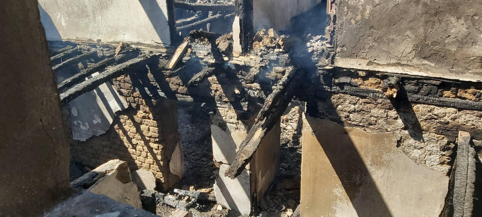 Zapaljena kuća u Orahovcu