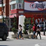 Sagovornici Danasa: Nerealan scenario povlačenja Srpske liste sa izbora Kosovska Mitrovica, dan posle novih mera/30. 06.