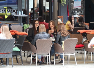 Posle dva i po meseca otvoreni kafići: Da se poštuje zakon, ali ni omladinu ne možete da zatvorite Mitrovica šetalište
