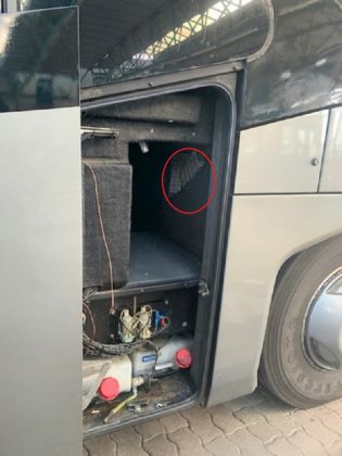 bunker sa cigaretama u autobusu na Horgosu