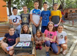 Mališani iz K. Mitrovice rukotvorinama za ozdravljenje devojčice iz G. Milanovca