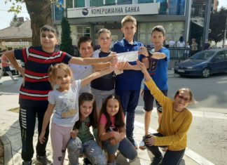 Mališani iz Drvarske uplatili preko 20.000 dinara za lečenje male Anike