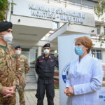 Italijanski vojnici KFOR-a donirali zaštitnu opremu Klinici za infektivne bolesti u Prištini
