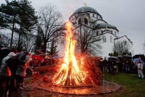 Paljenje badnjaka u Beogradu Hram Svetog Save