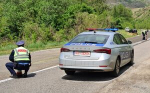 Kosovska policija patrola