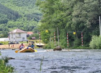 Zubin Potok: Rafting avantura Ibrom uz riblju čorbu i dobro druženje