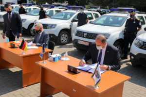 20 automobila policija nemačka ambasada