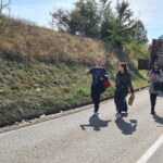 Jarinje peti dan: Putnici sa koferima, logorska vatra, smena straže iz Prištine, srpske patriotske pesme…