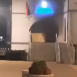 Izbio požar u zgradi Opštine Z. Potok, izgorele dve kancelarije; Svećlja: Zapaljen centar za registraciju zubin potok požar