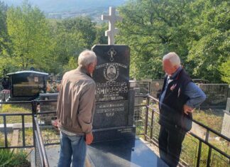 Sećanje na učitelja Pustovarova, đaci i seljani otrgli spomenik od zaborava