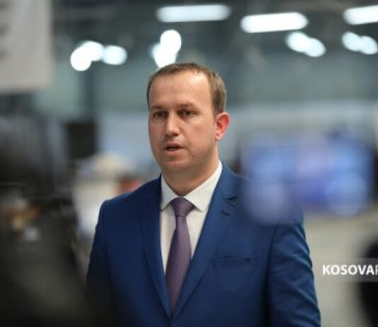 Započelo brojanje glasova pristiglih poštom