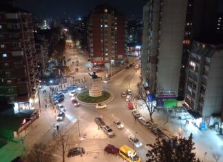 Kosovska Mitrovica Sever trg noć