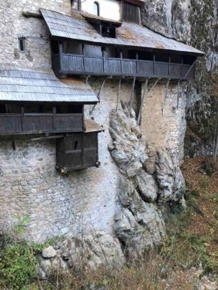 Crna Reka manastir