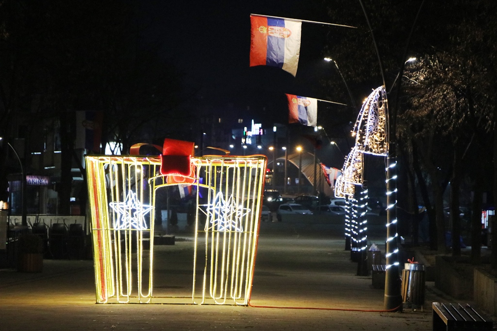 Nova godina Praznici Kosovska Mitrovica Šetalište