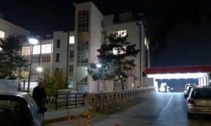 Preminuo mladić koji je izboden Klinički centar UKCK Priština