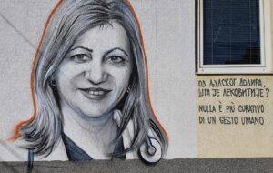 Mural sa likom dr Sonje Rakočević u Štrpcu