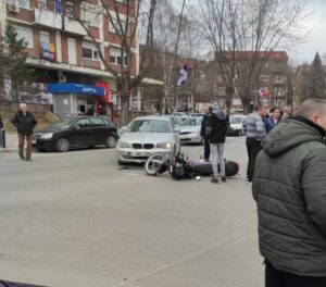 Sudar automobila i motora